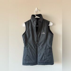 The North Face Women's Black Reversible Fleece + Down Vest XS